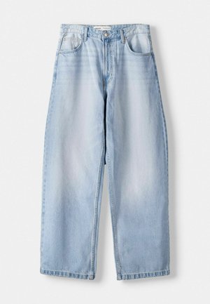 Jeans a gamba larga in denim blu chiaro con vita media, design a cinque tasche e leggera scoloritura; rifiniti con un orlo dritto e passanti per cintura.