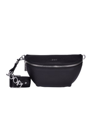 Borsa a spalla in pelle nera con forma arrotondata, zip argento e dettagli con logo. Include una tracolla staccabile con fibbia.