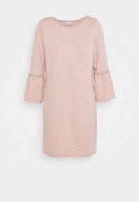 Ljusrosa klänning i mjukt tyg, med rund halsringning och trekvarts ärmar med flikiga kanter. Enkel rak snitt.