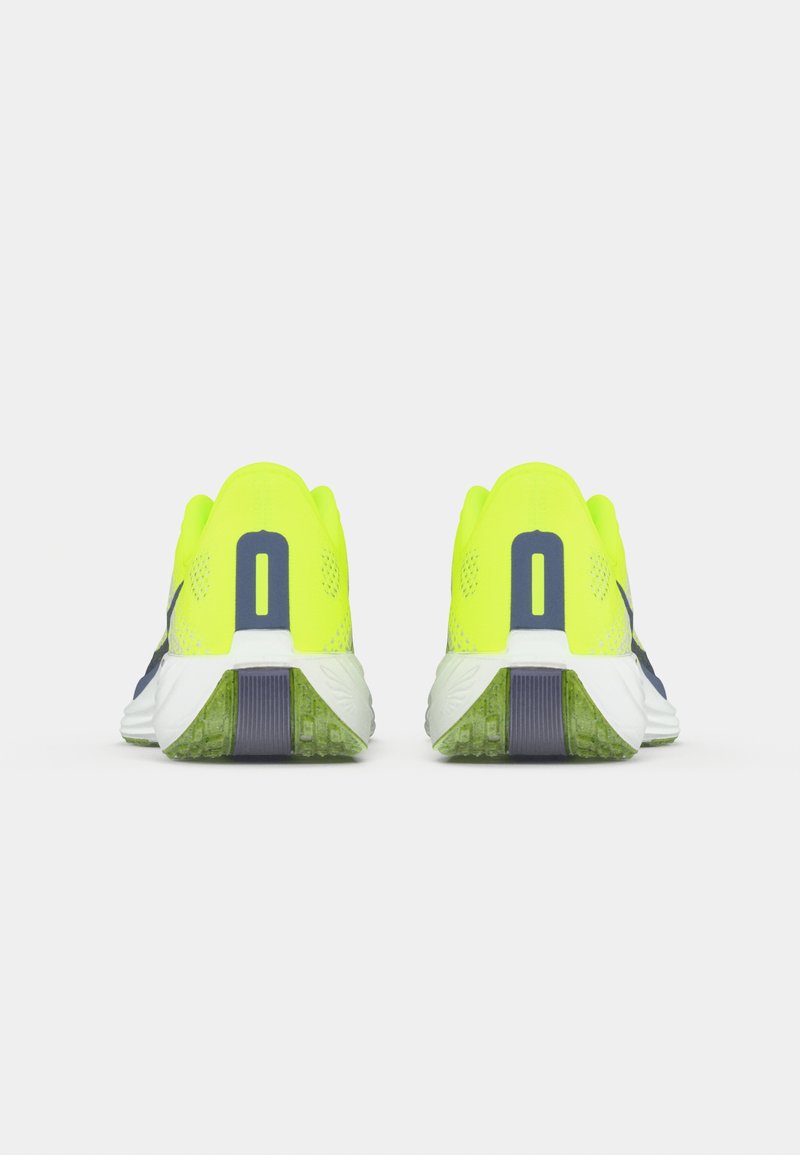 Nike Performance PEGASUS PLUS - Silniční běžecké boty - volt/world indigo/platinum tint/white