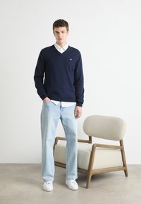 GANT V NECK - Strikkegenser - evening blue