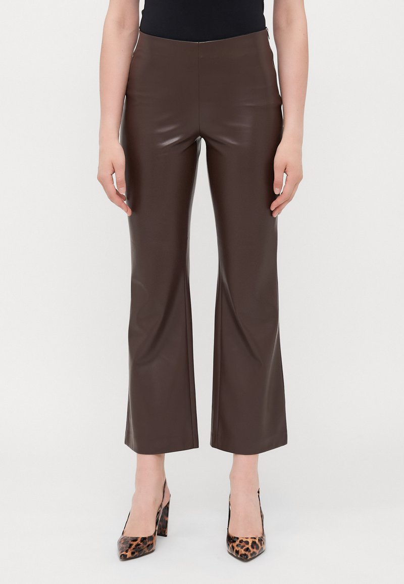ONLY Tall ONLSMOOTH KICK FLARE - Pantaloni - seal brown