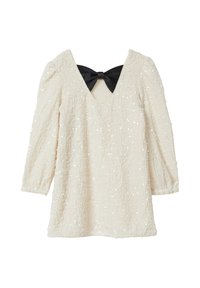 Crèmekleurige jurk met een V-hals en lange pofmouwen, voorzien van een gestructureerd oppervlak met pailletten en een zwarte strikdetail aan de achterkant.