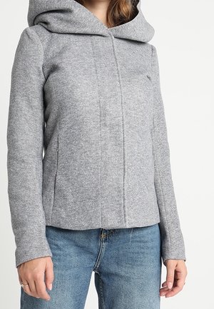 ONLY Petite Chaqueta fina - light grey