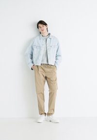 Thumbnail Image 2