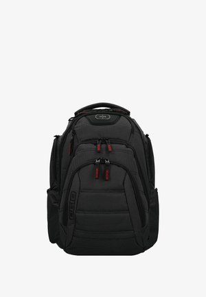 Zaino in tessuto nero con più scomparti con zip, schiena imbottita e design testurizzato. Dotato di zip rosse e dettagli del logo.