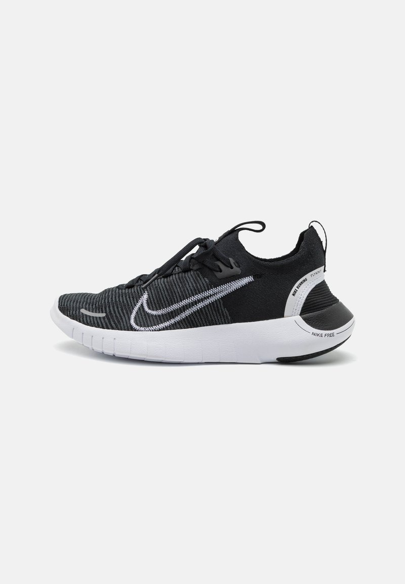 Nike Performance - FREE RN FK NEXT NATURE - Minimalistické běžecké boty - black/white/anthracite, Zvětšit