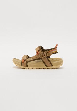 EXPLORE CAMP - Fjellsko - sahara/iron bronze