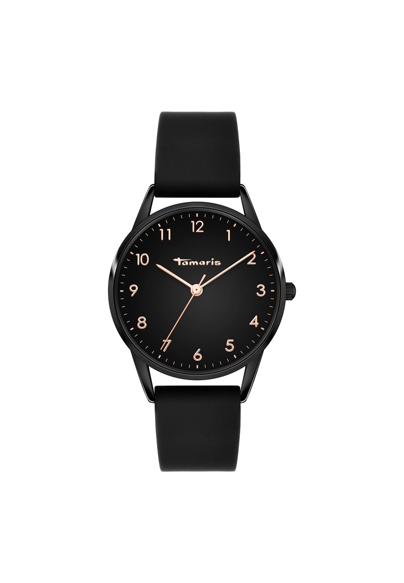 Reloj negro con esfera redonda, dial negro, manecillas y números en oro rosa. Cuenta con una correa de silicona negra suave y un diseño minimalista.