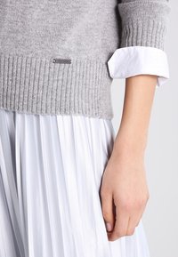 Superdry & Co Sweter