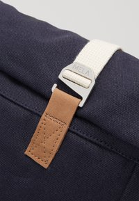 MELA ANSVAR ZUM EINROLLEN - Rugzak - blau