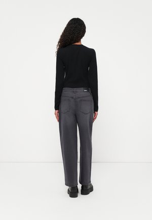 Pernera ancha - black denim
