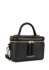 Borsa a mano in pelle nera con forma rettangolare strutturata, accessori in oro, chiusura con doppia zip e manico corto. Accentuata con il logo.