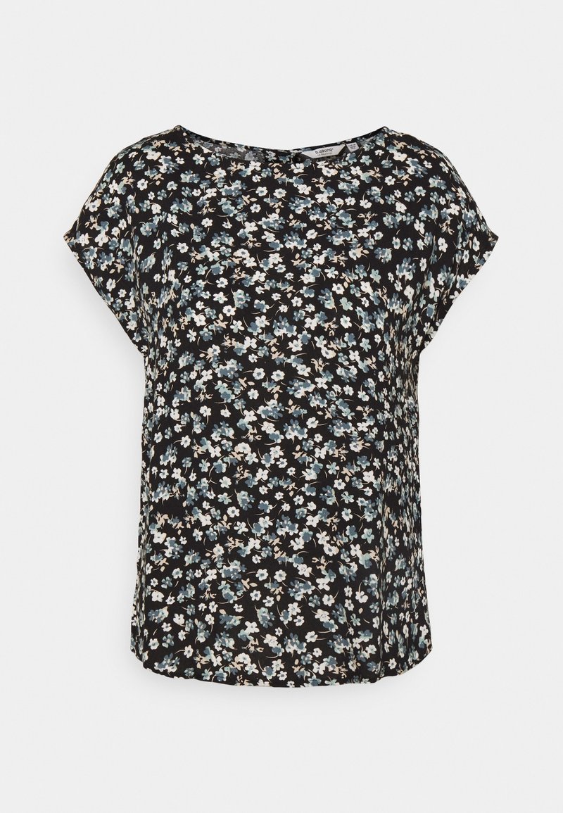 Blouse noire à manches courtes avec un col rond, recouverte d'un petit motif floral blanc et bleu.