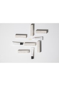 Benton HONEST LIP BALM - Läppbalsam