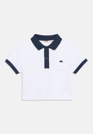 Hvit kortermet polo-skjorte med marineblå krage, knappestolpe, ermekanter og liten logo på brystlommen.