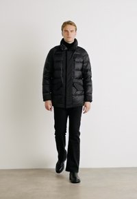 Colmar Originals MAN - Casaco de penas - black/black