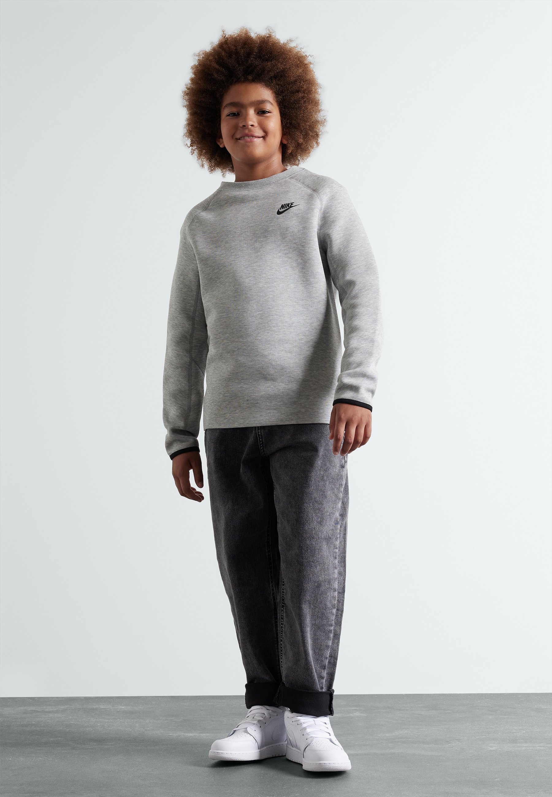 nike air fleece crew sweatshirt grey