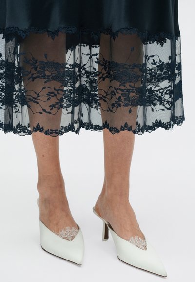 By Malene Birger BLAKE - Maksiseelik - night sky