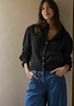 Laura Ashley POINTELLE  - REGULAR FIT - Kardigan - black