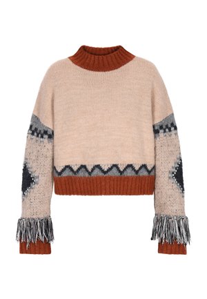 Gebreide trui met een hoge oranje kraag, beige lichaam, grijze en zwarte geometrische patronen, en franjes aan de mouwen in contrasterende kleuren.