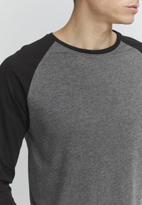 11 Project PRBANE - Langærmet T-shirt - gray melange