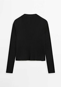 Schwarzes, geripptes Langarmoberteil mit einem kurzen Design und einem runden Ausschnitt. Die Textur ist glatt und weist dezente vertikale Streifen auf.