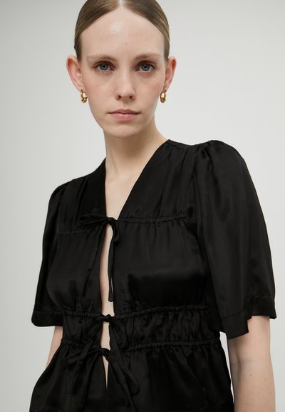 MUNTHE Palaidinė - black