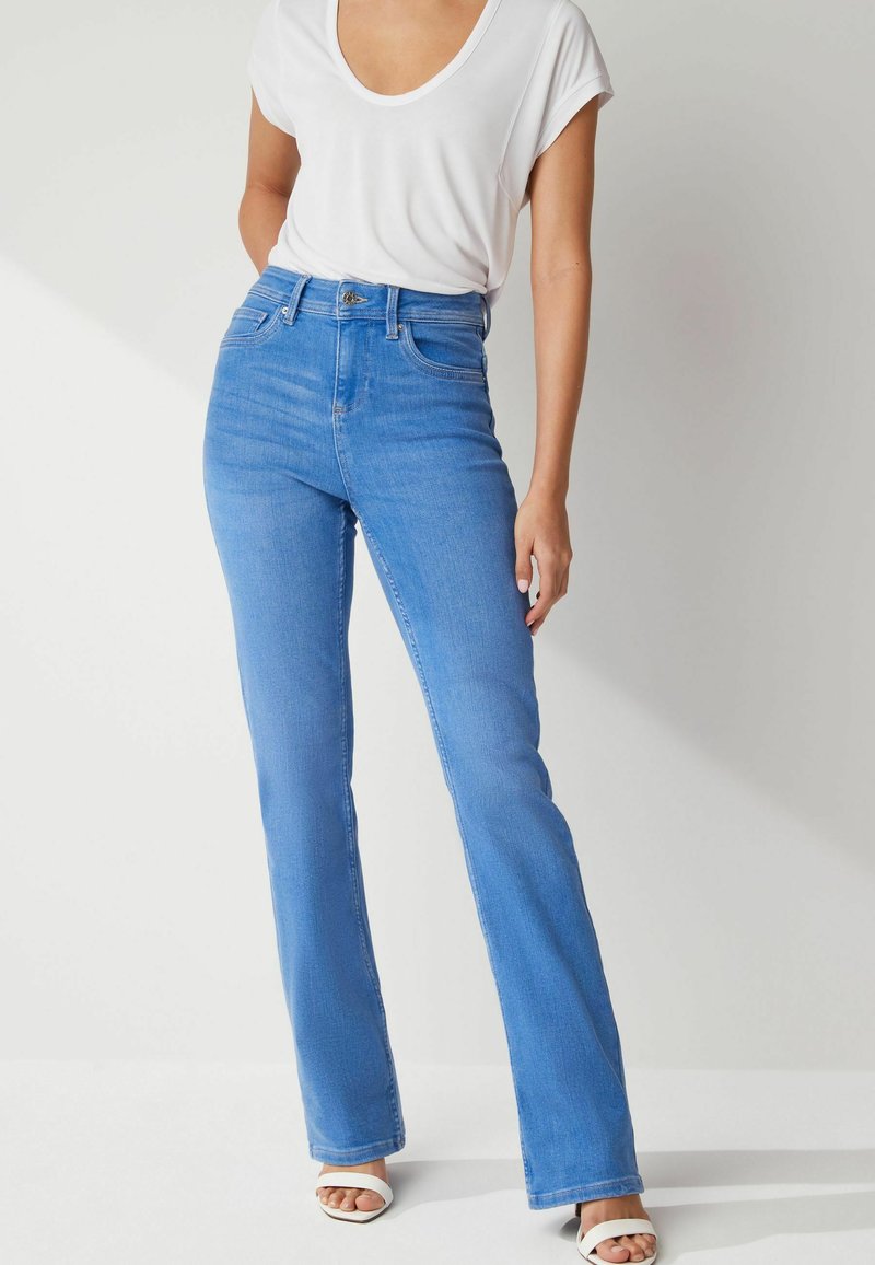 Next SUPER SOFT STANDARD - Bootcut jeans - bright blue