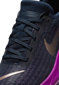 Nike Performance ZOOMX INVINCIBLE FK 3 - Scarpe da corsa su strada - armoury navy vivid grape hot fuchsia metallic red bronze
