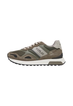 Freizeit-Sneaker mit olivgrünen und braunen Wildleder- und Mesh-Einsätzen, weißer Sohle und "REPLAY"-Logo an der Seite.