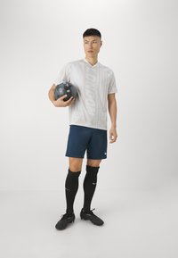 Nike Performance ACADEMY SHORT - Pantalón corto de deporte - court blue/white