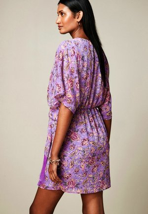 Next REGULAR FIT - Nappali ruha - purple