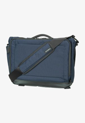 Borsa a tracolla blu navy realizzata in tessuto resistente, con spallaccio rimovibile, manico superiore e dettagli in pelle nera.