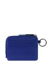 Cartera de cuero azul con cierre de cremallera, múltiples compartimentos para tarjetas y un anillo para llaves. Superficie texturizada y forma rectangular.