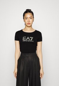 EA7 Emporio Armani - T-shirts med print - black/gold Miniatyrbilde 1