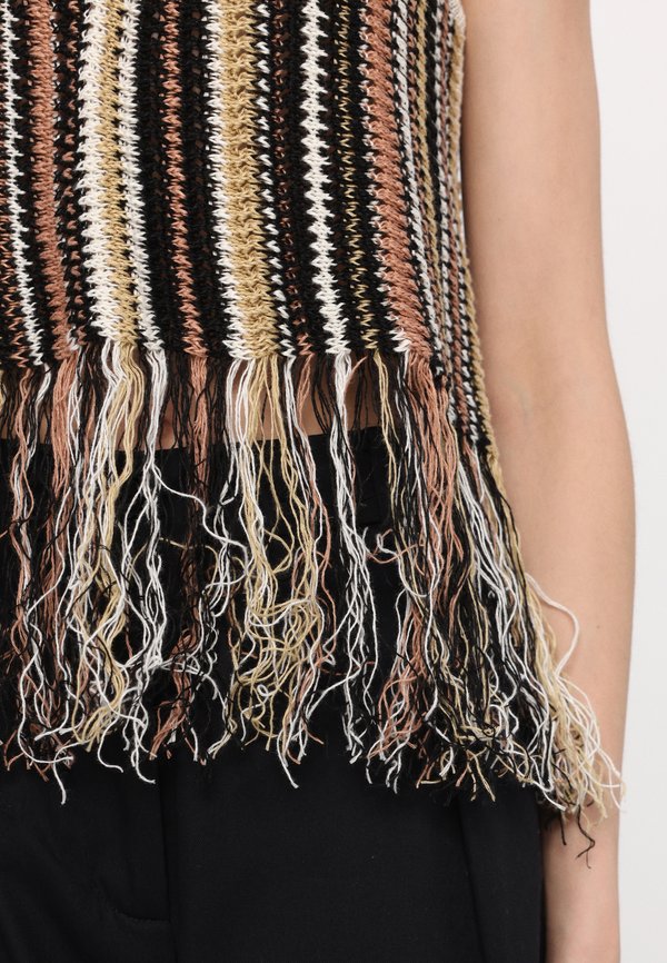 NAVETTA - Jumper - desert3