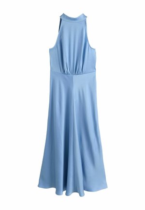 Vestido sin mangas azul claro con cuello alto, corpiño plisado y falda fluida, hecho de tela texturizada. Vista trasera mostrada.