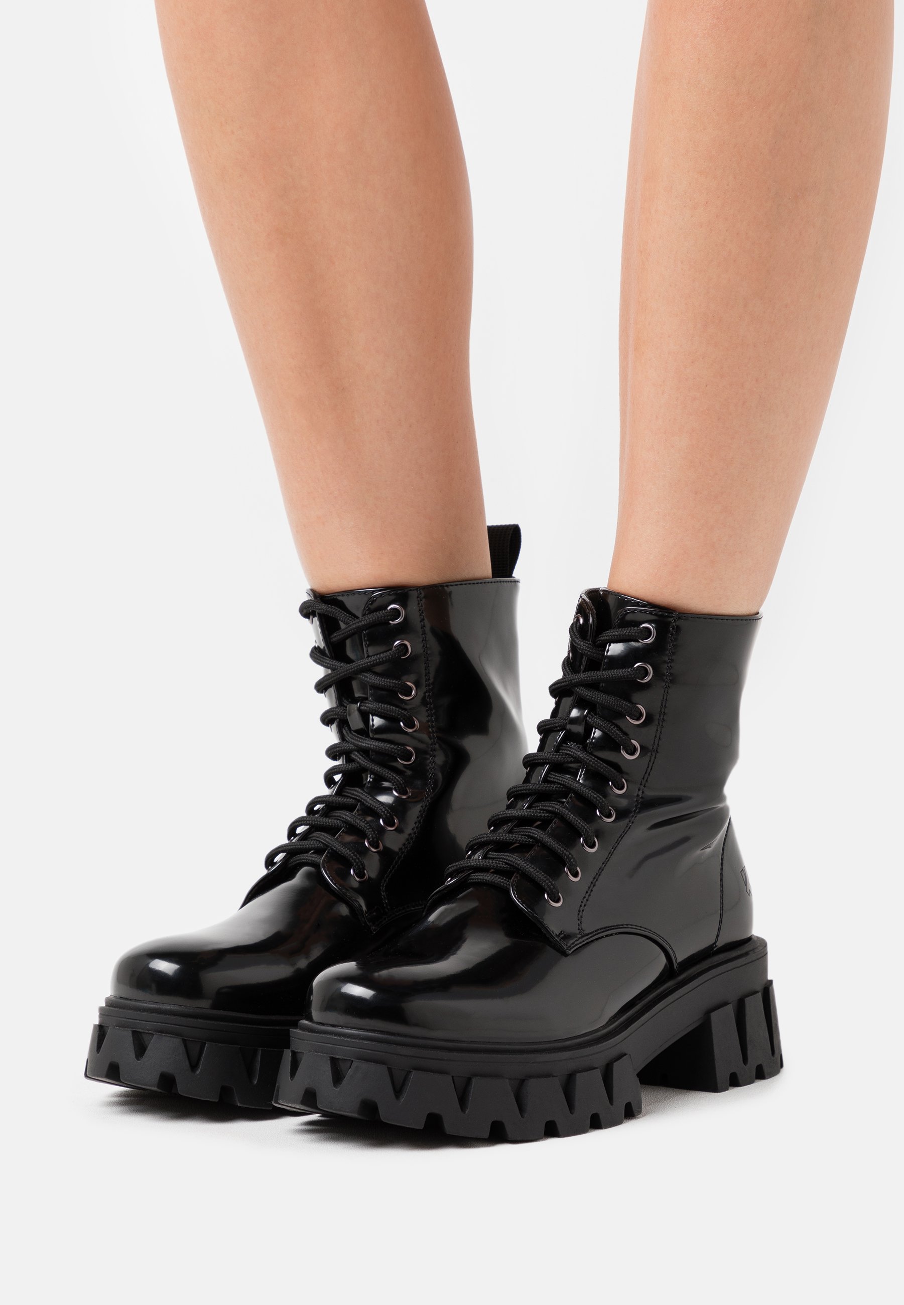 Koi Footwear VEGAN BRIGHT SHADOW - Enkellaarsjes met plateauzool -  black/Zwart - Zalando.nl