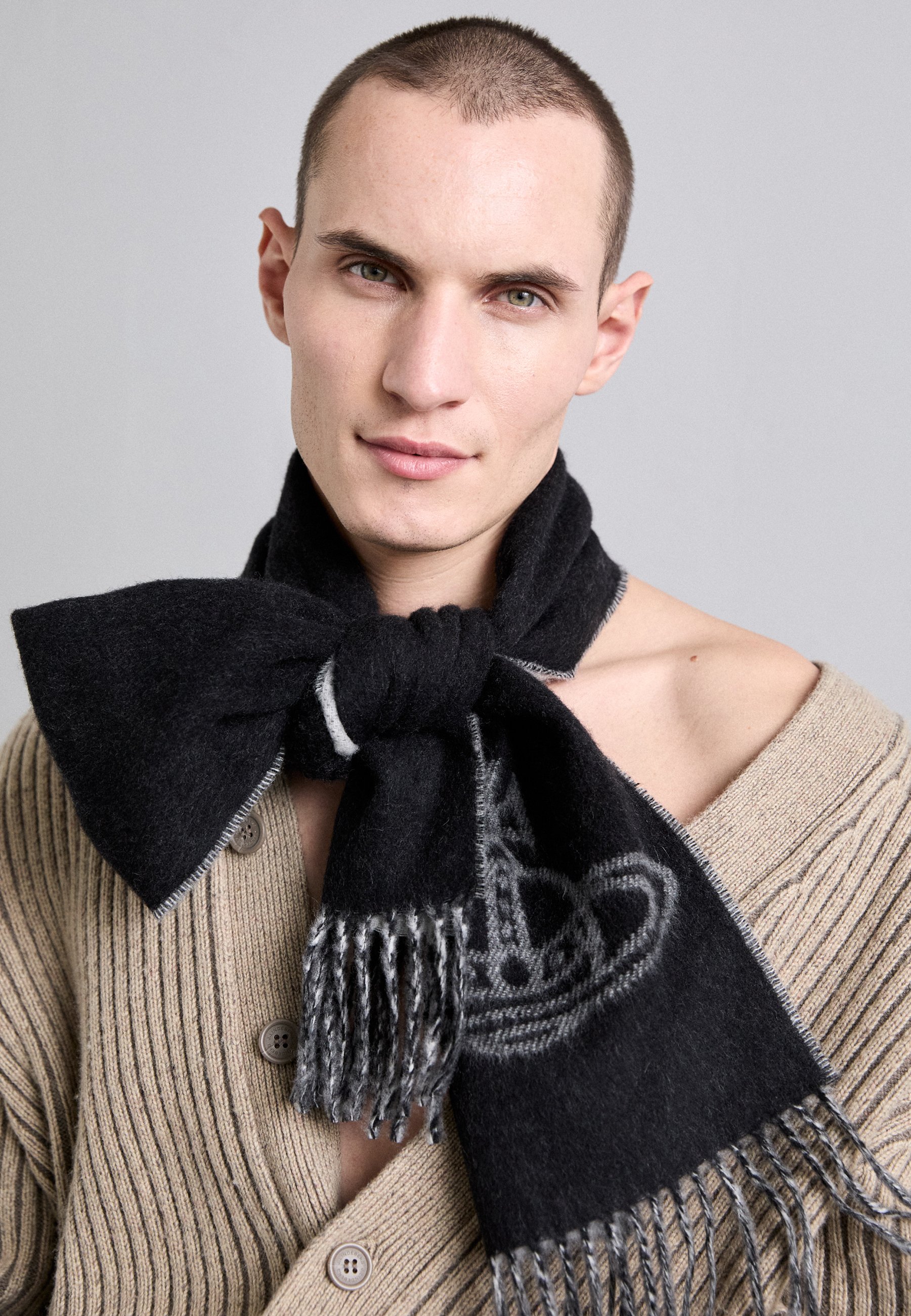 ファッション雑貨・小物その他 Vivienne Westwood Double Face Single Orb Scarf Black Vivienne Westwood Double-Faced Muffler Scarf for Women