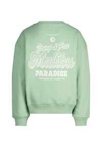 Mintgrüner Pullover mit Rundhalsausschnitt. Verziert mit weißen Textgrafiken: "Young & Free Malibu Paradise" und einem Sonne-Symbol. Weiche Stofftextur.