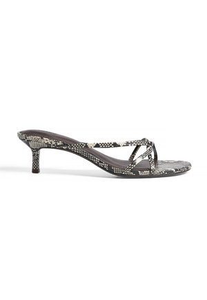 Sandals - snake