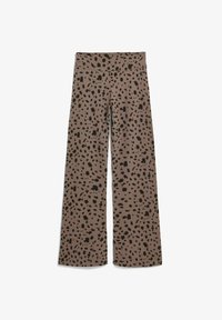 Sélectionné, walnut cream