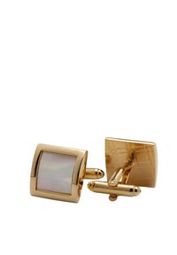Guld manschettknappar med rektangulärt mönster; en har en slät iriserande inläggning, den andra har en strukturerad yta.