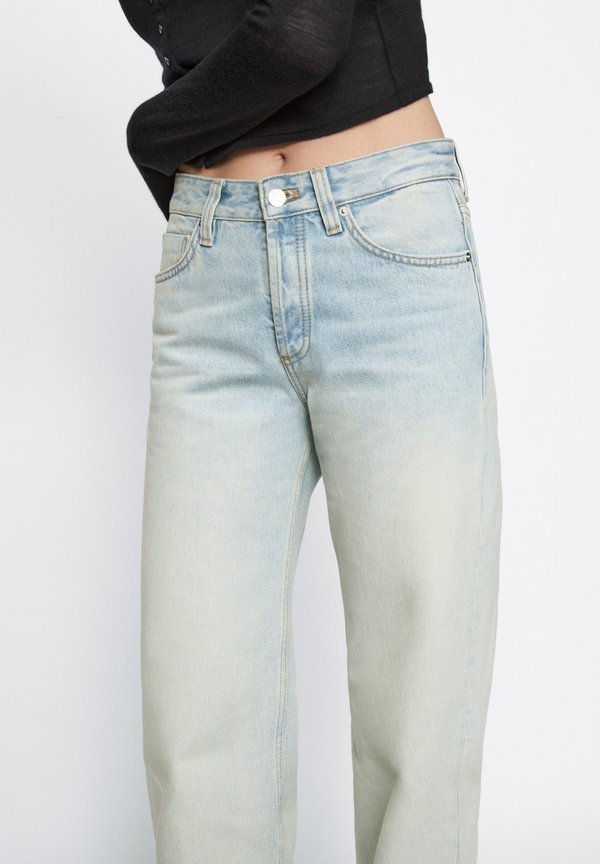 MID RISE WIDE LEG - Flared Jeans4