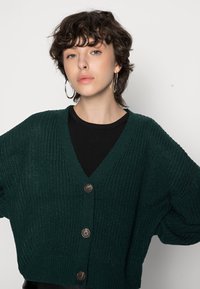 Vero Moda VMLEA V NECK CARDIGAN - Casaco de malha - sea moss