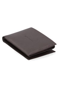Portafoglio in pelle marrone con una texture liscia, design a due pieghe, logo impresso sul fronte e diversi scomparti per carte all'interno.