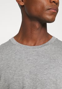 ARKET MALTE - T-shirt estampada - grey medium dusty