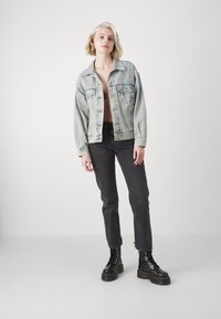 Levi's® 90S TRUCKER - Veste en jean - where's the tint trucker