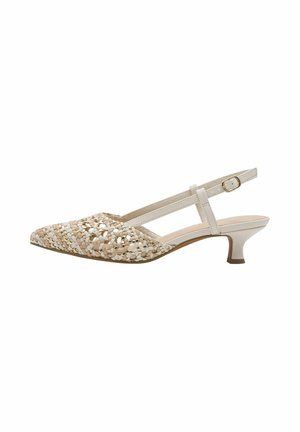 Beige vævet slingback sko med spids tå, der har en tekstureret overdel, lav kitten hæl og en justerbar rem.
